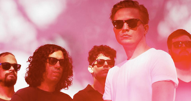 Merchandise live in London